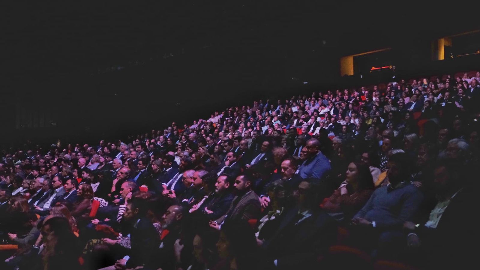gala llamador público