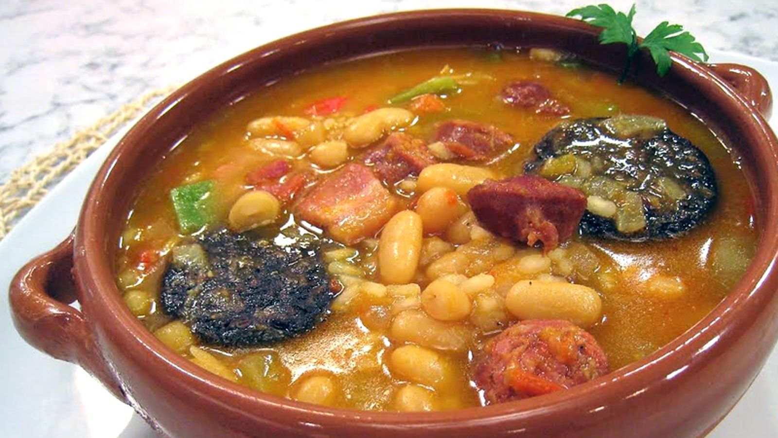 Cómetelo Potaje de alubias con arriz 800x450