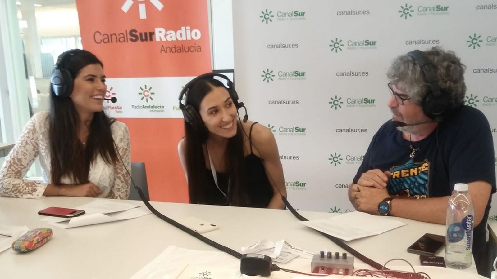 Sofia y Belen con Yuyu