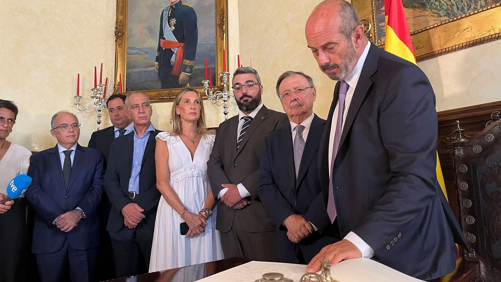 El presidente del Senado, Pedro Rollán, durante su visita institucinal a Ceuta este viernes