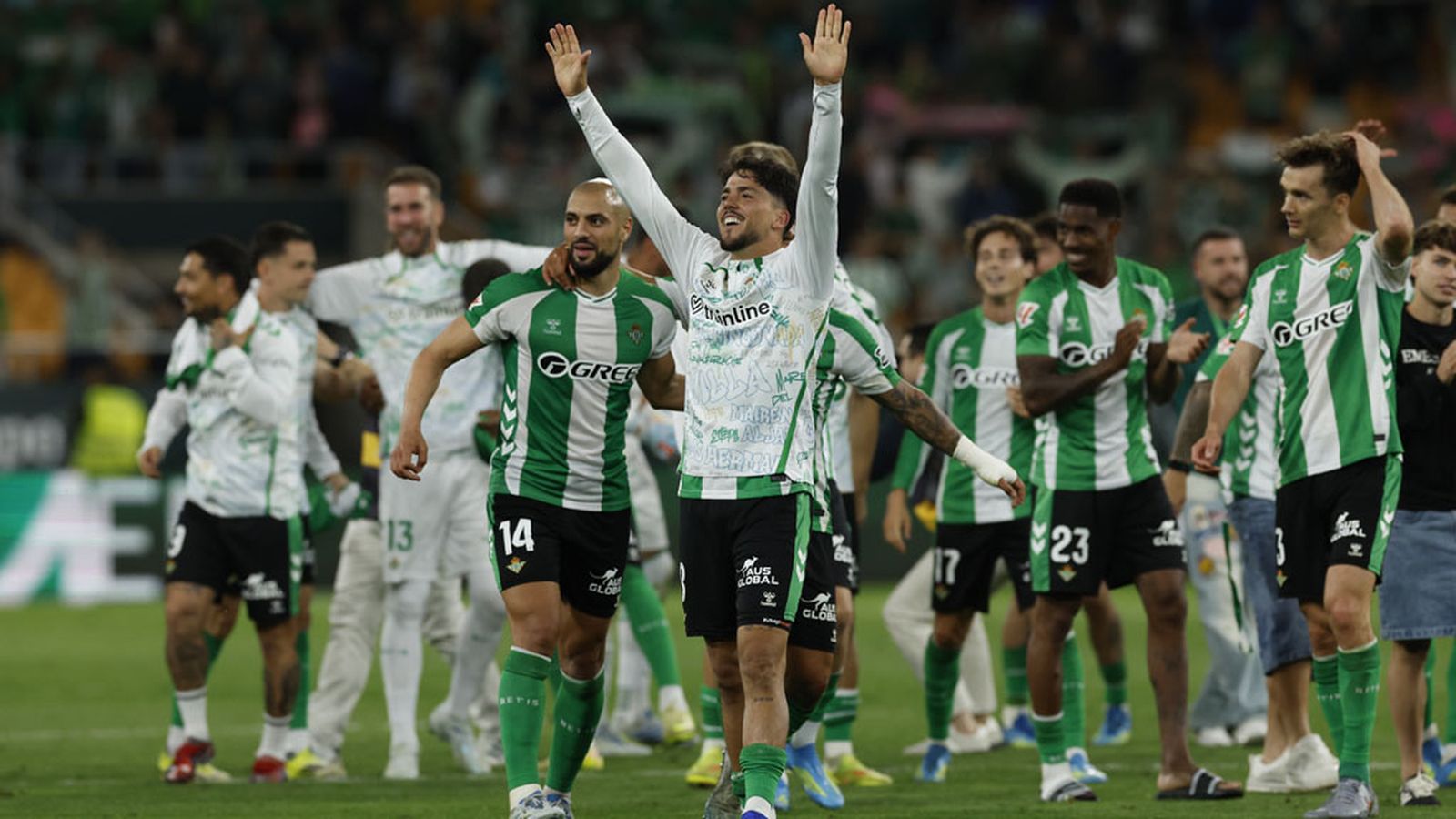Fornals celebra la clasificación Champions Betis