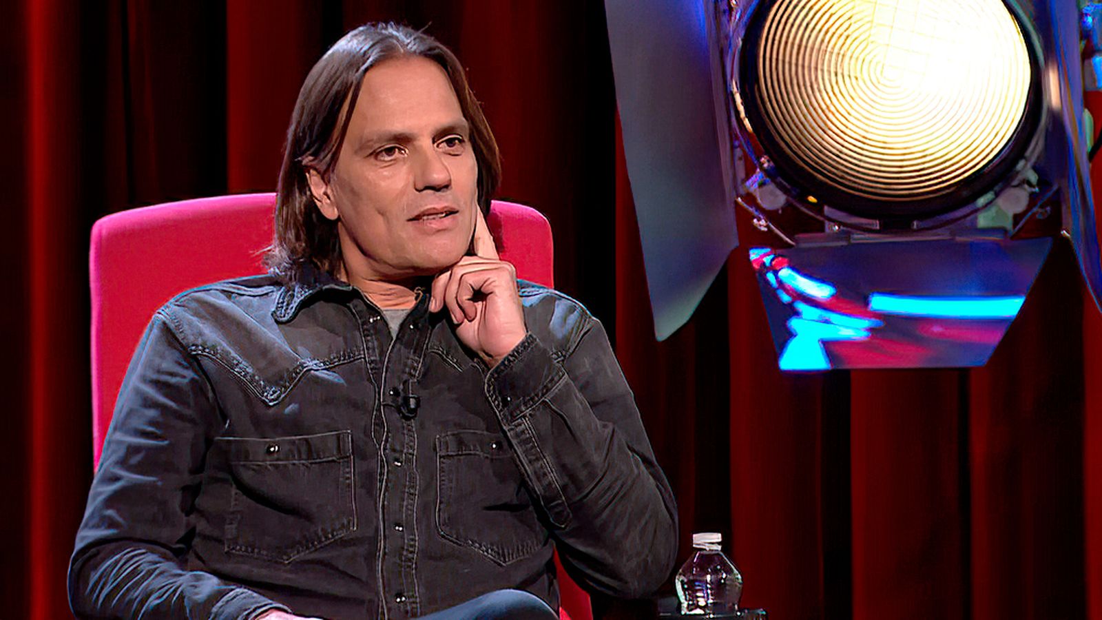 Rafa Cobos aborda las heridas abiertas de la Guerra Civil en 'Golpes', su primer largo como director
