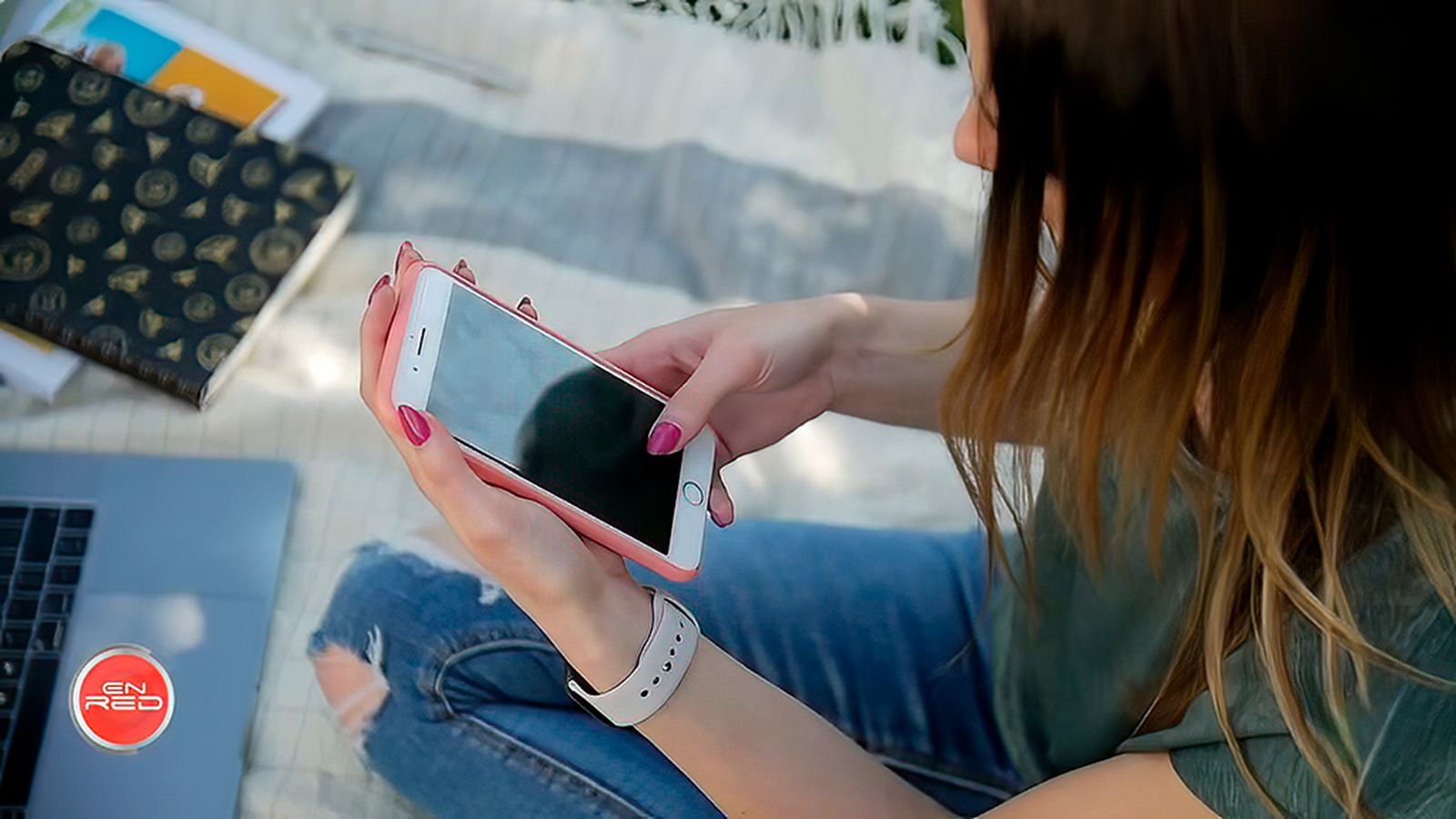 Los pasos a seguir para ocultar conversaciones en WhatsApp