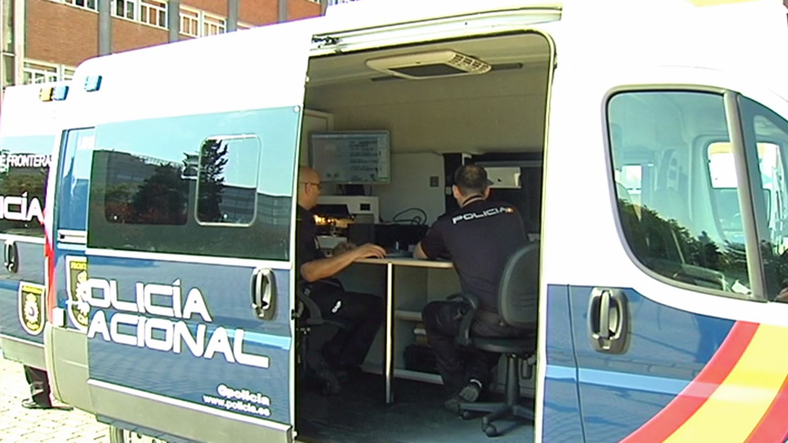 Furgón Policía Comisaría Móvil fronteras 1024
