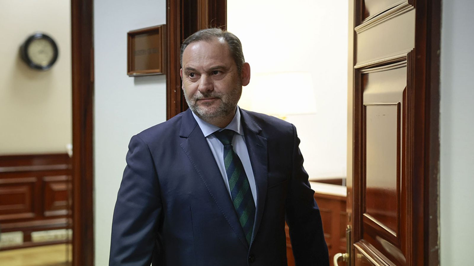Ábalos se pasa al grupo mixto
