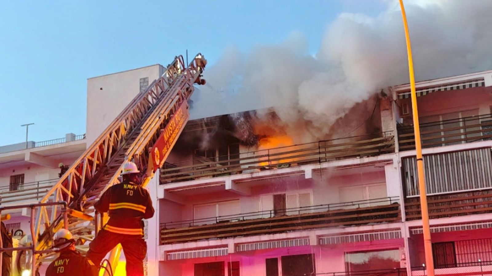 Fallece una persona en el incendio de su vivienda en Rota