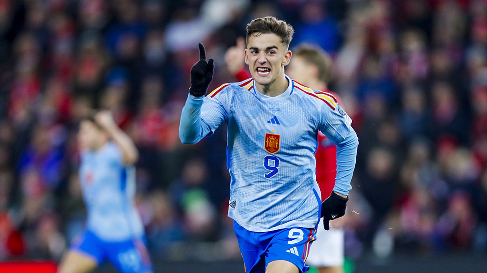 Gavi con la selección de España