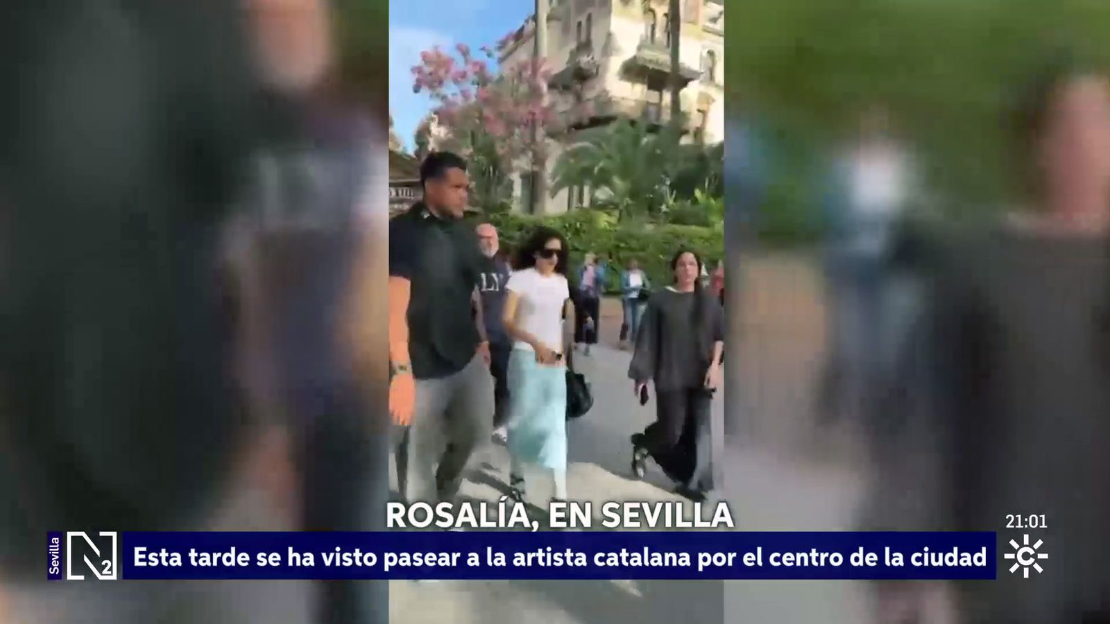 Rosalía revoluciona Sevilla con un concierto en el Guadalquivir