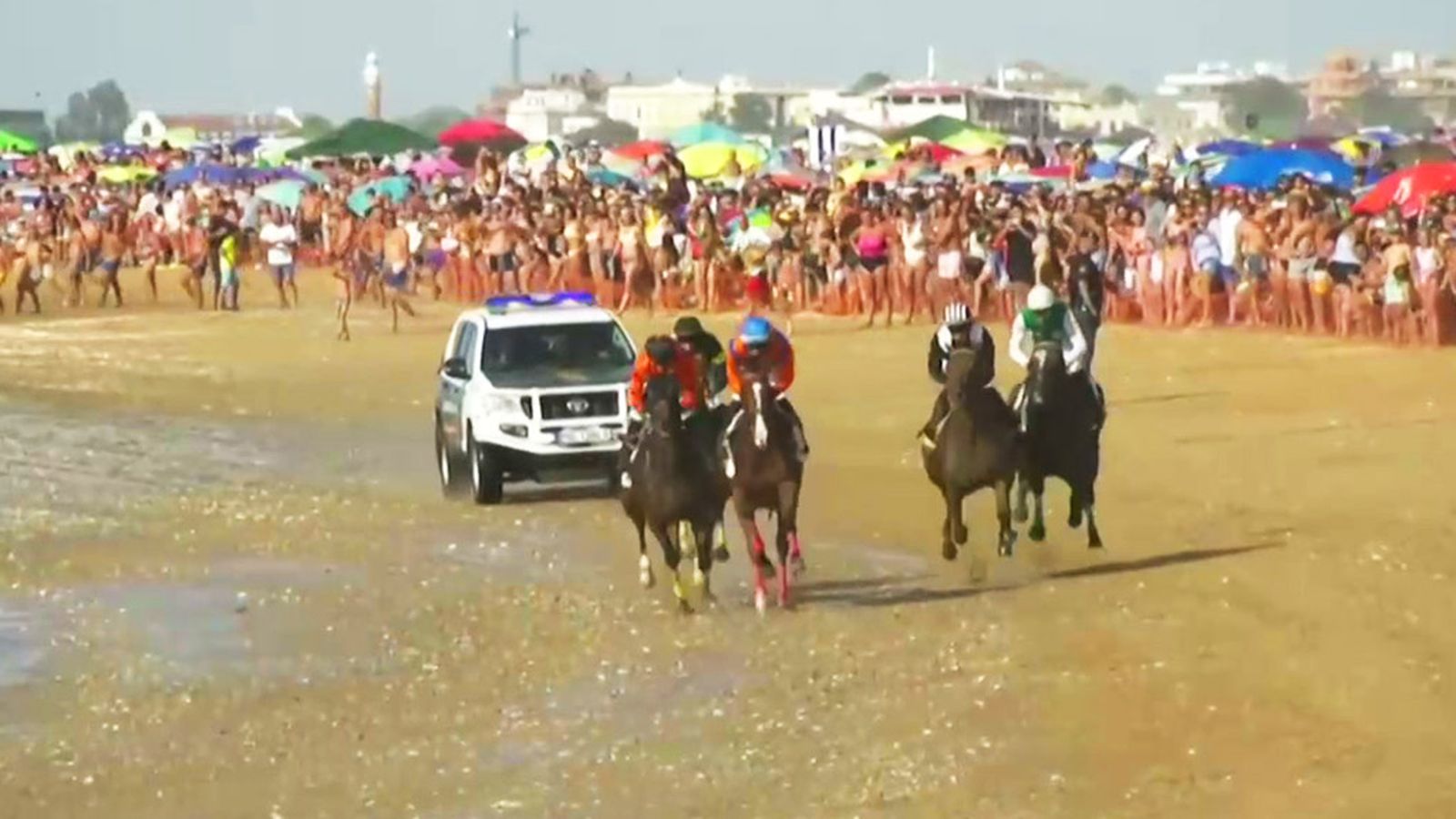 Vivimos en primera línea las famosas Carreras de Caballo de Sanlúcar de Barrameda
