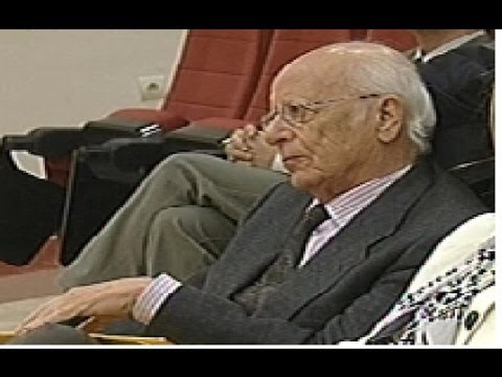 Emilio Lledó recibe el Premio María Zambrano