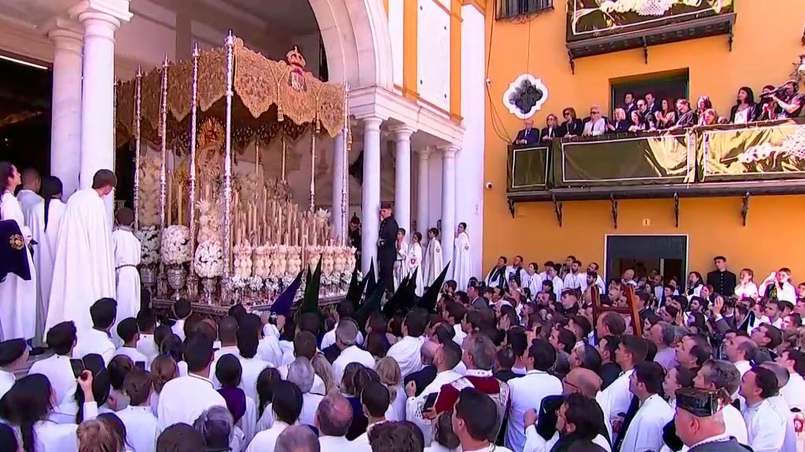 Semana Santa recogida macarena prefil  1024x576