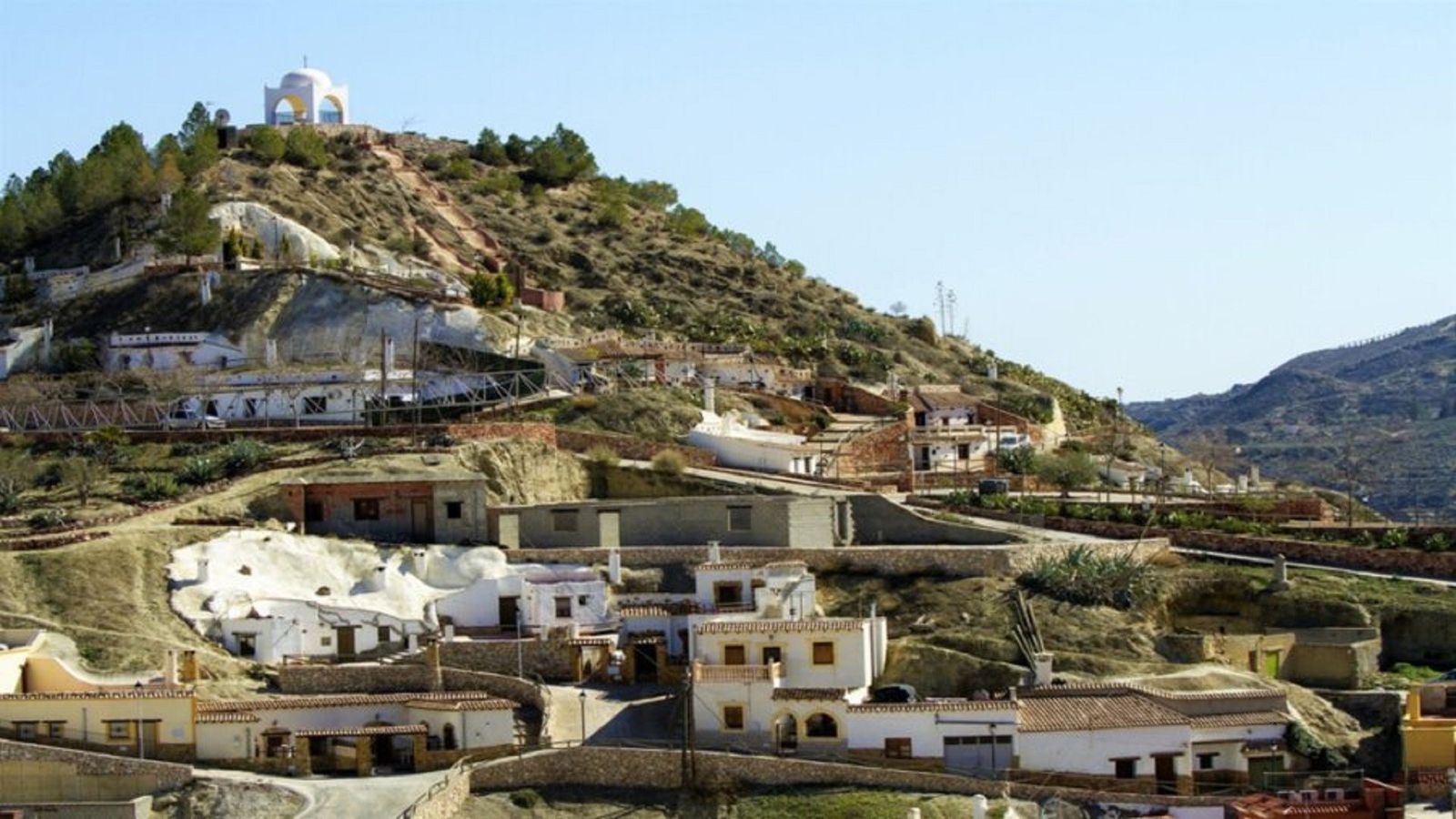 Apariciones marianas en una cueva en Almería