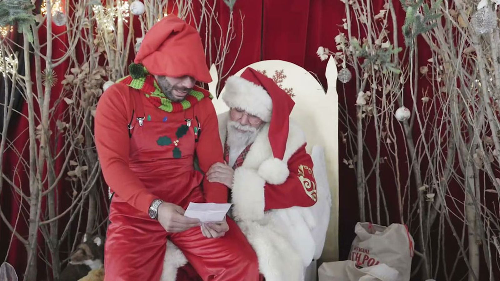 Bosco entrega su carta de deseos a Papá Noel en Colmenar