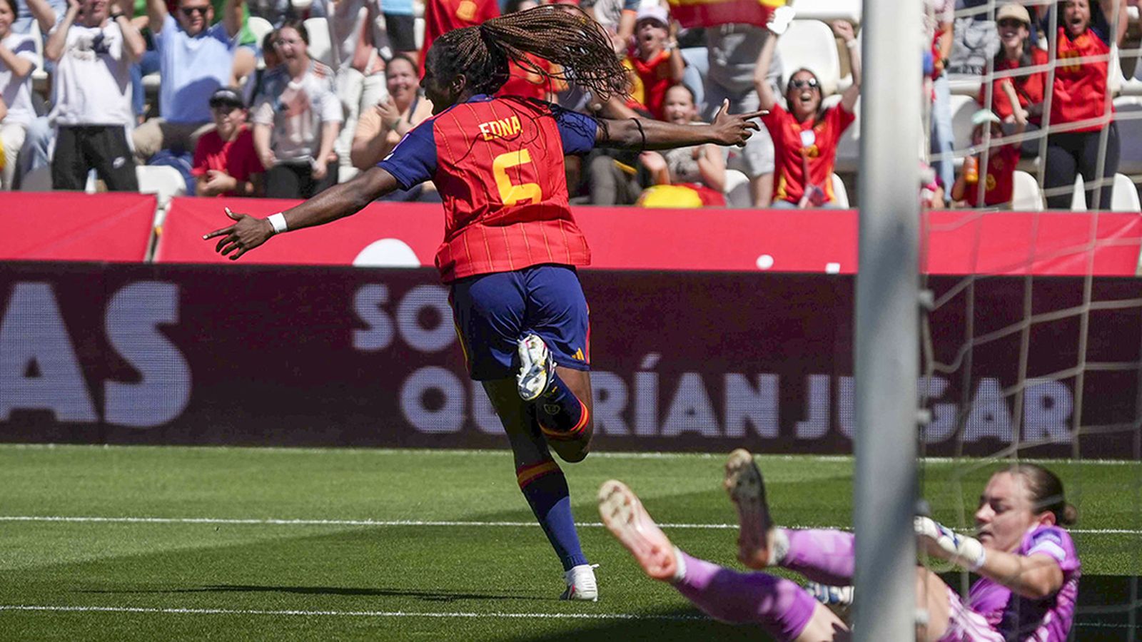 Gol de Edna en Córdoba ante Ucrania