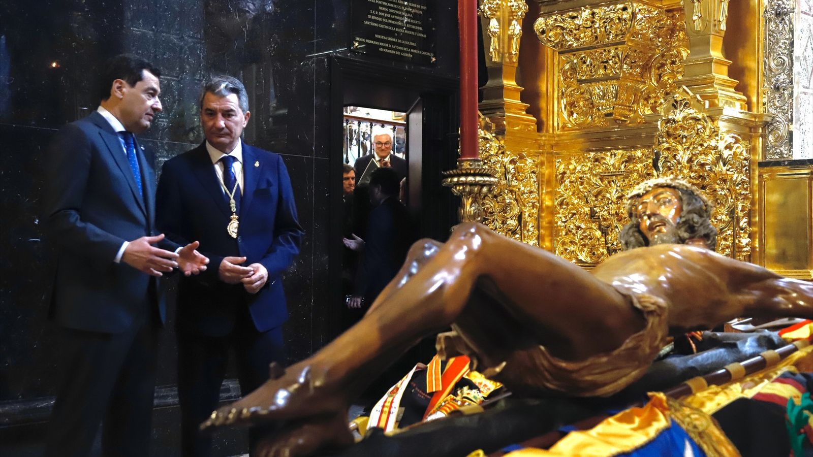 Moreno visita hermandades en Málaga