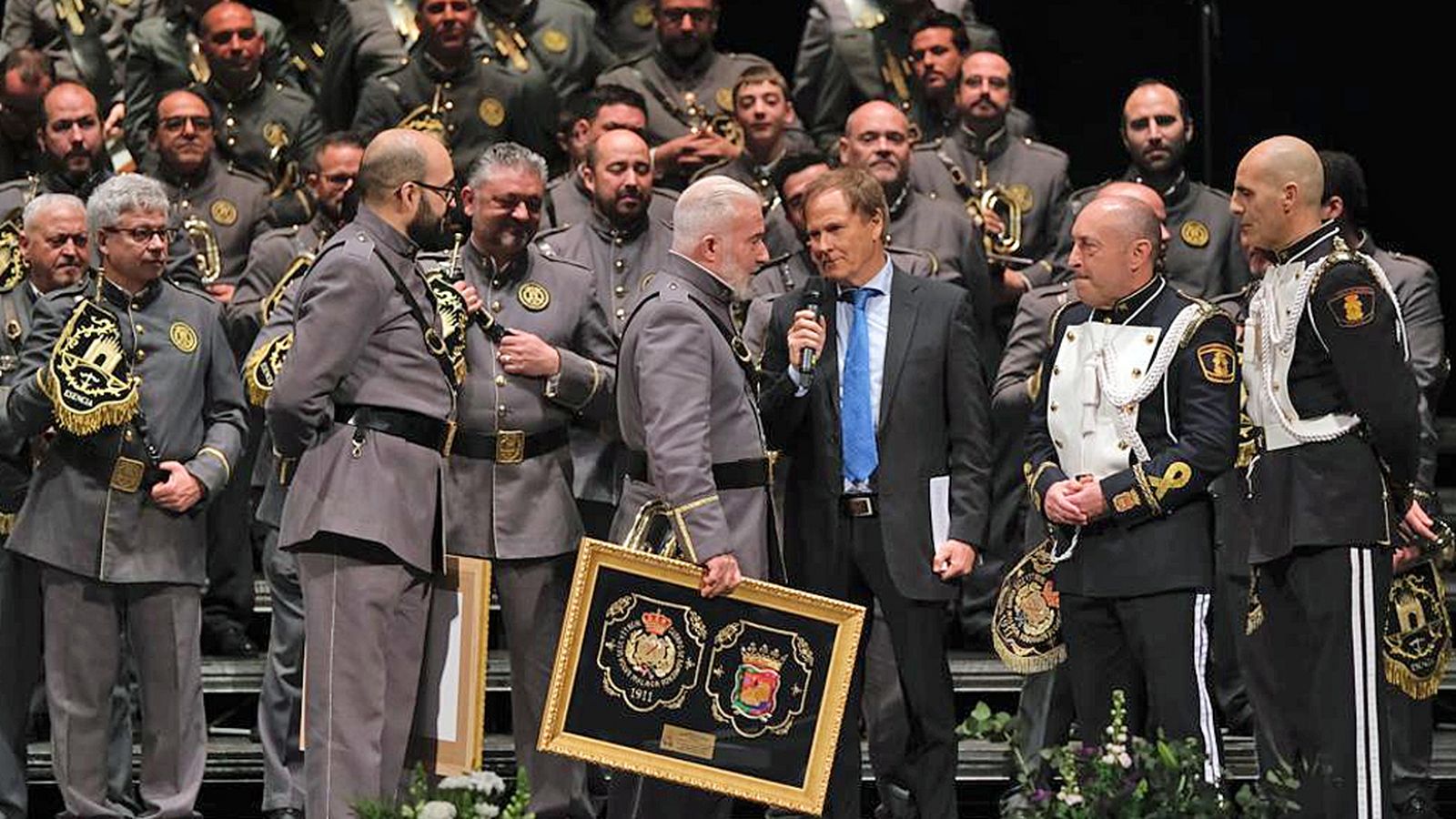 COMUNICACIÓN BAJO PALIO PREMIOIO BANDA