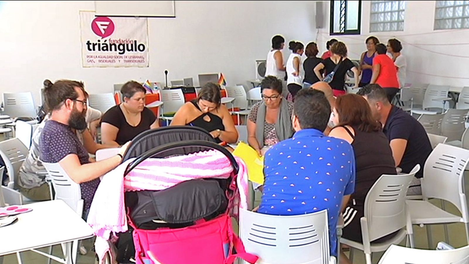 LGTBI_familias_reunidas_Huelva