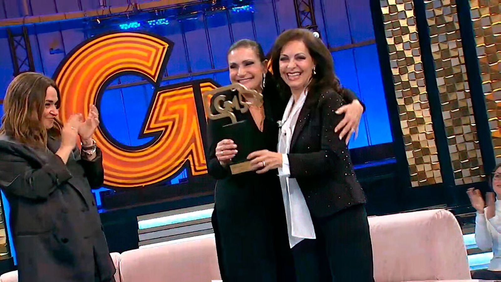 La cámara oculta más divertida de los premios Gente Maravillosa es para Las Carlotas