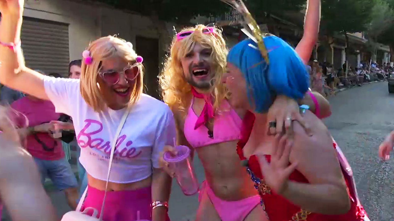 Natalia disfruta de lo lindo en las Fiesta del Agua de Lanjarón