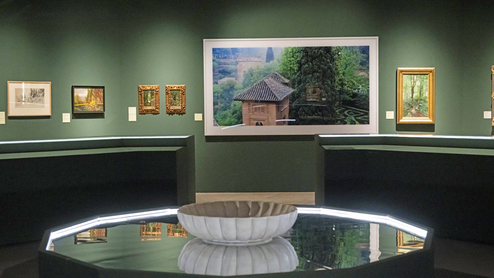 Una magna exposición en la Alhambra reivindica el valor patrimonial y cultural de sus jardines