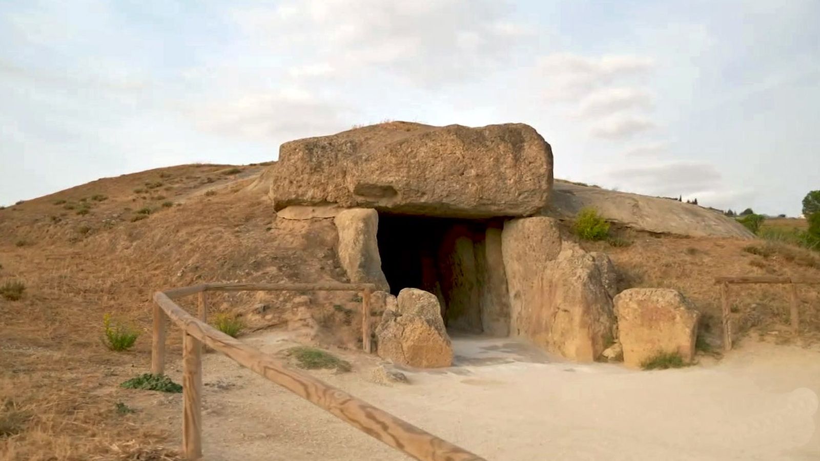 Desmontando Andalucía 1024x576 Dolmen Antequera