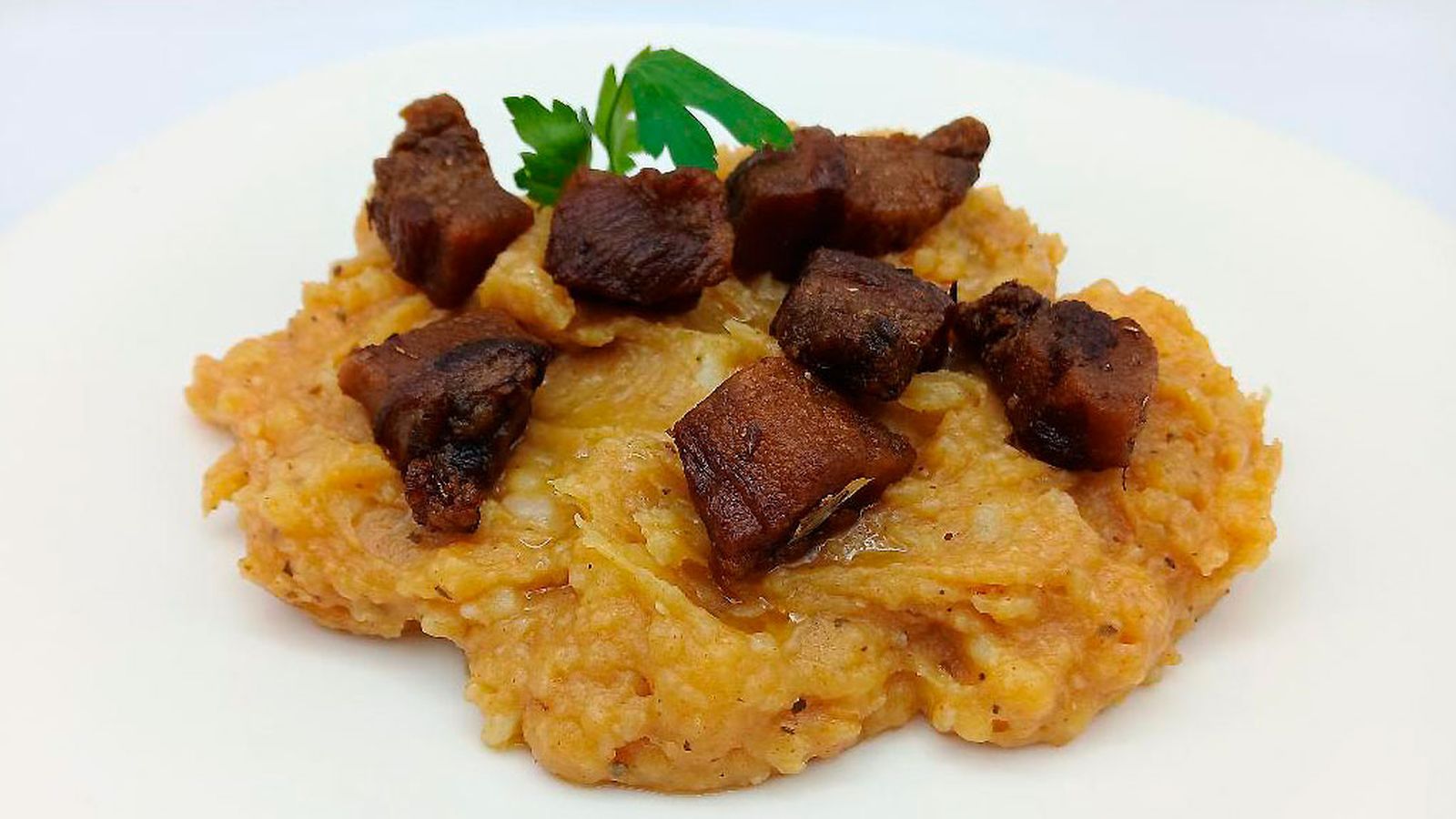 Cómetelo: Patatas revolconas con chicharrones  20/05/26  PROMO