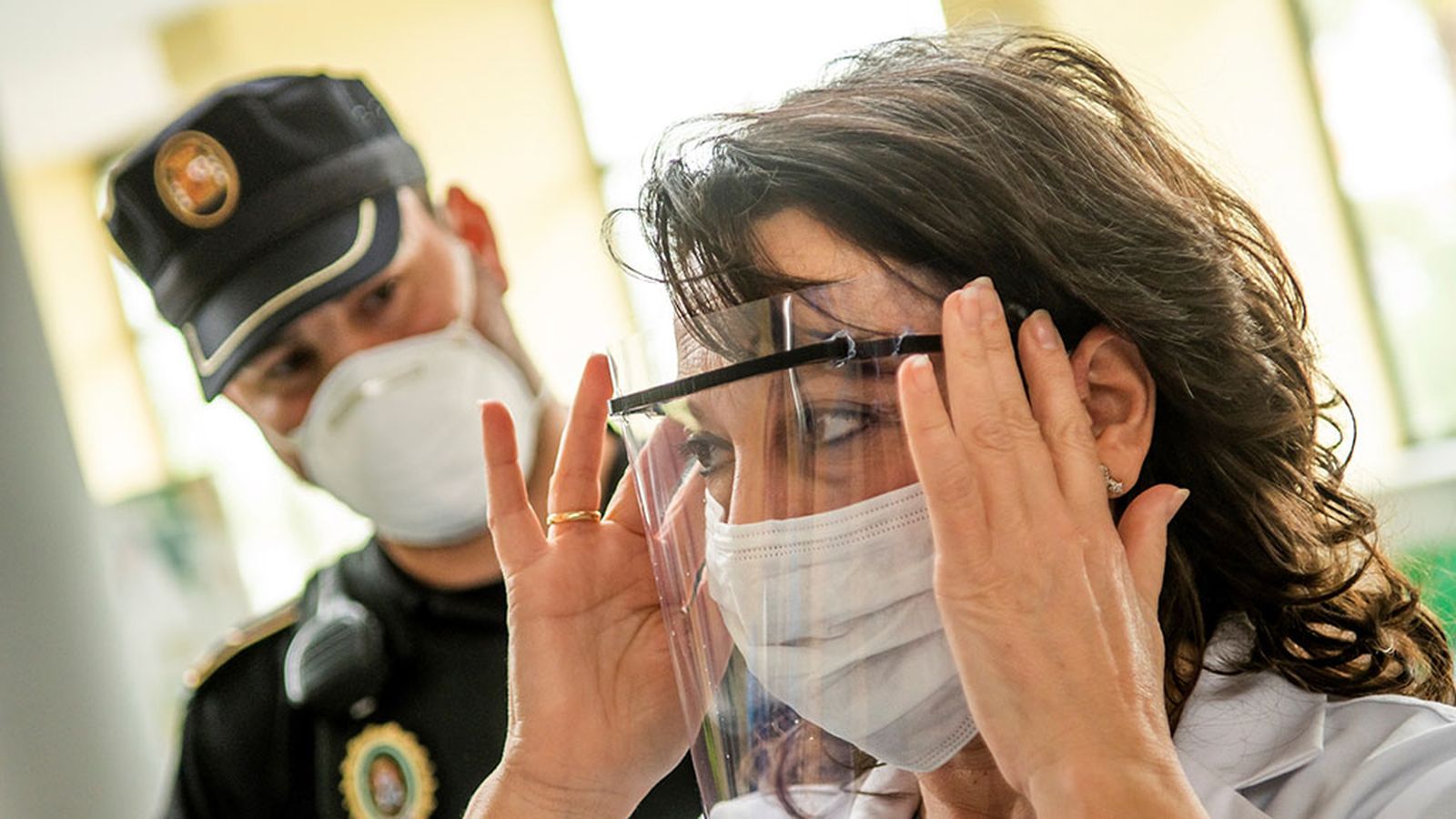 MEDICOS MASCARILLAS