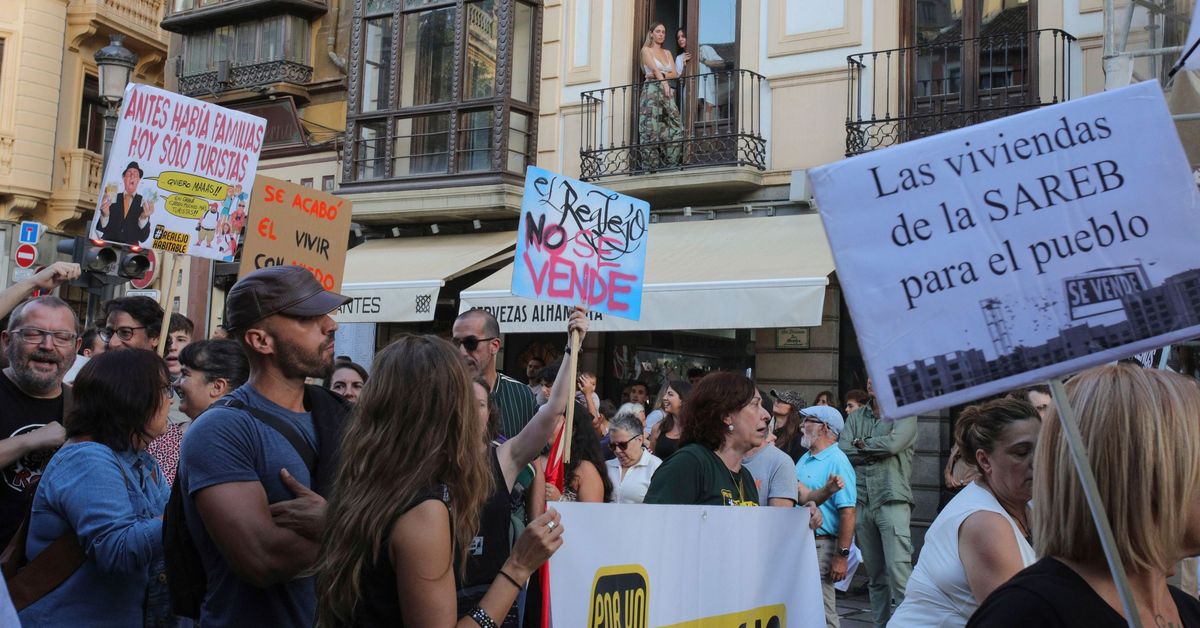 manifestaciones: Miles de andaluces piden en la calle soluciones a la crisis de la vivienda