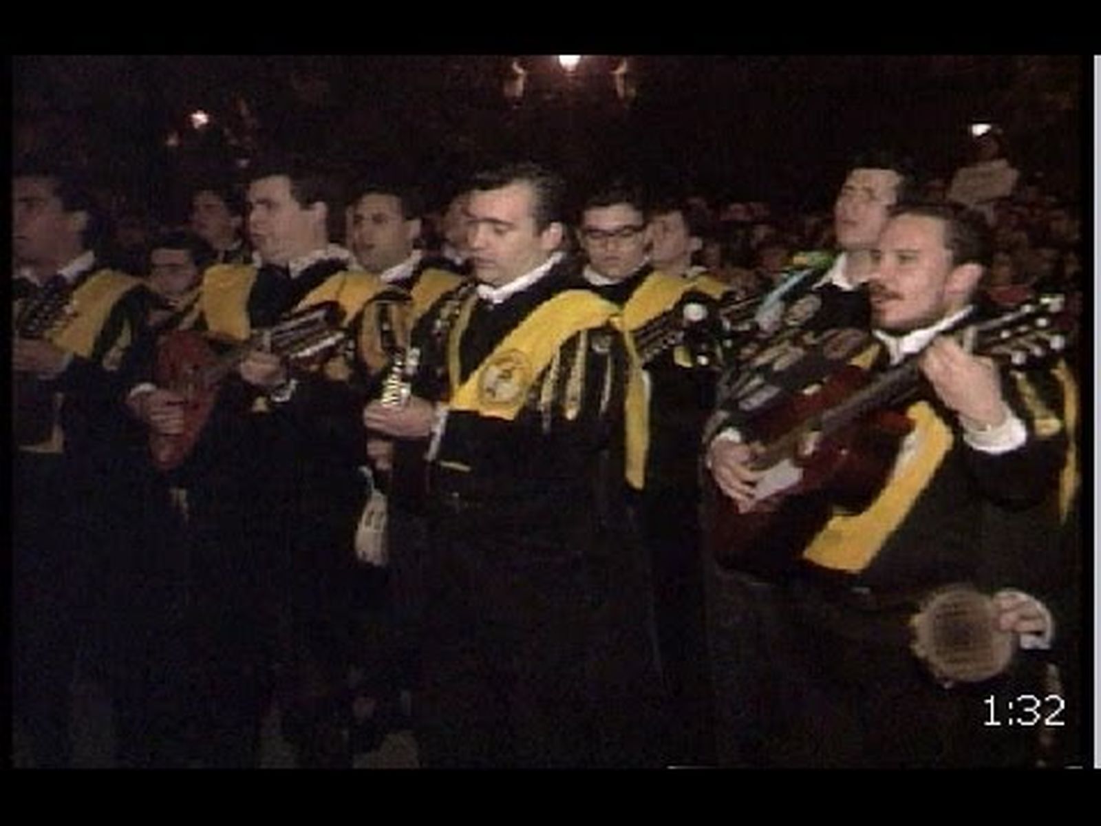 Música de Tuna en la vigilia de la Inmaculada en Sevilla (1993)