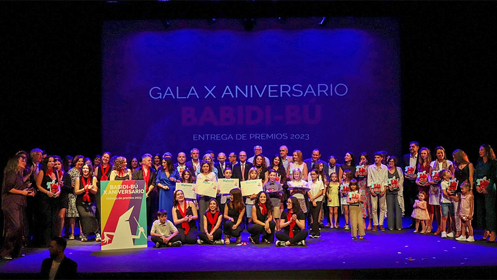 BANDA CIERRE FAMILIA
