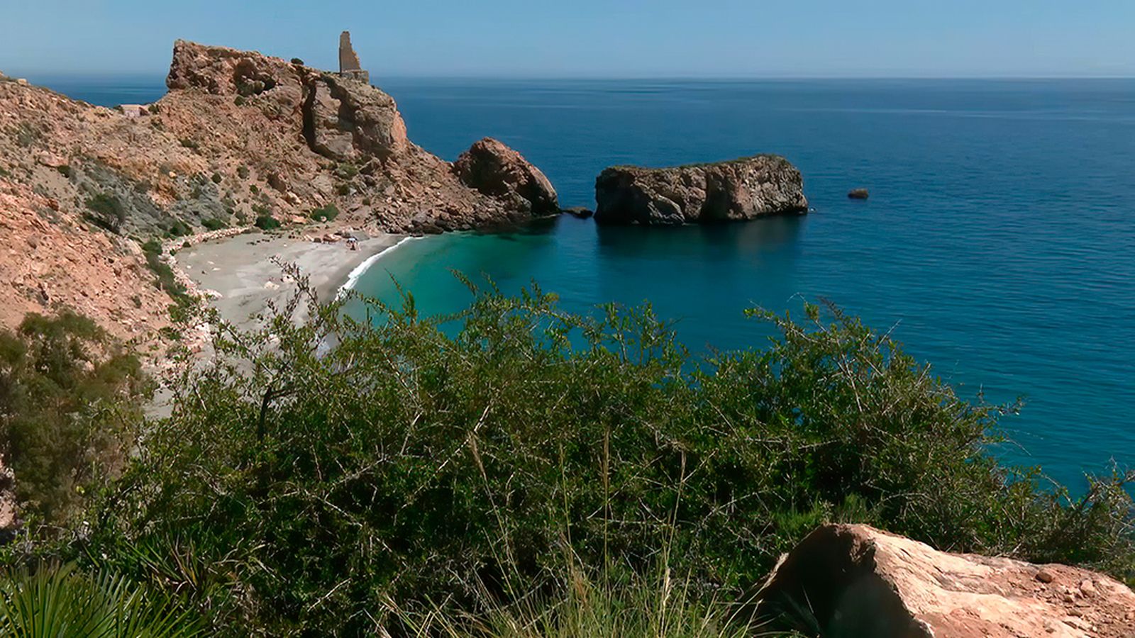 Los acantilados de Calahonda: una joya natural poco conocida en Granada