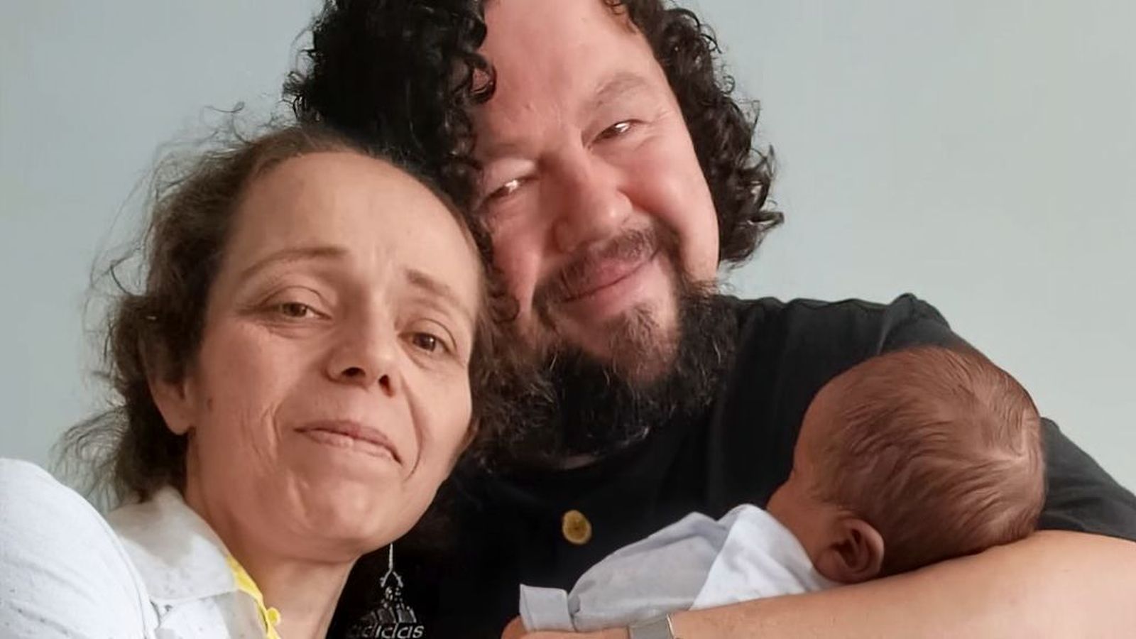 Gracias a la vida y al Virgen del Rocío: la valentía y amor de Ángeles, Víctor y su bebé Enmanuel