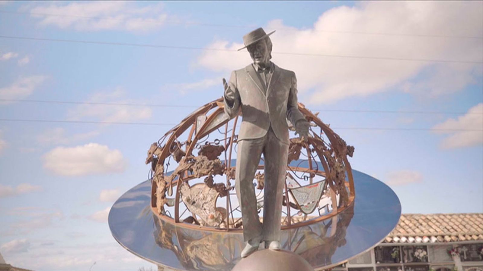'En mi tumba no se llora, aquí se canta y se rie' el epitafio de la tumba del gran Juanito Valderrama
