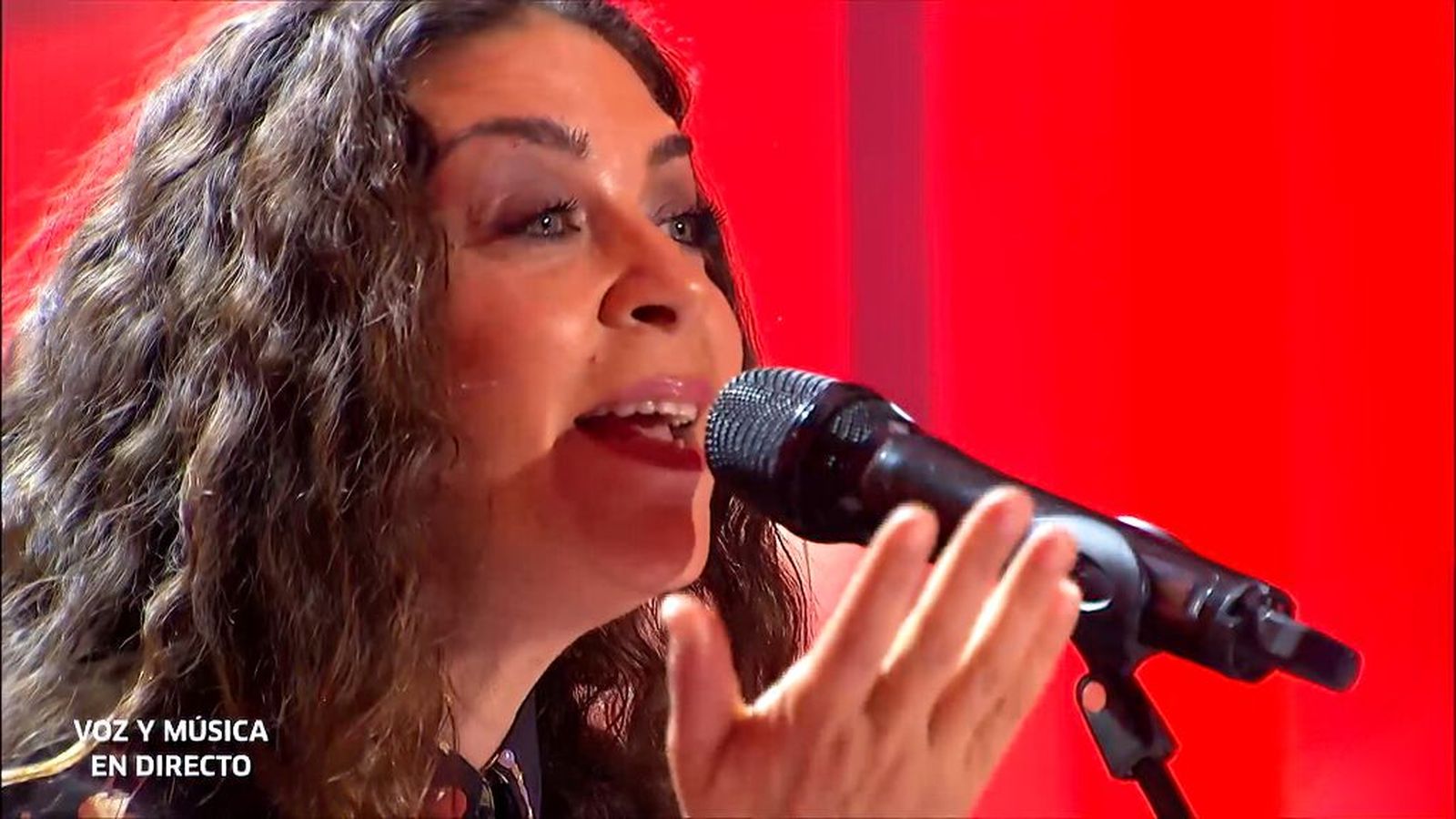 Sandra Carrasco emociona con un homenaje a las mujeres y al flamenco más puro