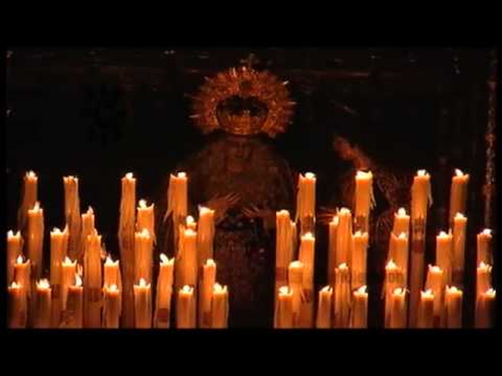 El silencio de la Concepción por la Catedral de Sevilla | Semana Santa de Andalucía