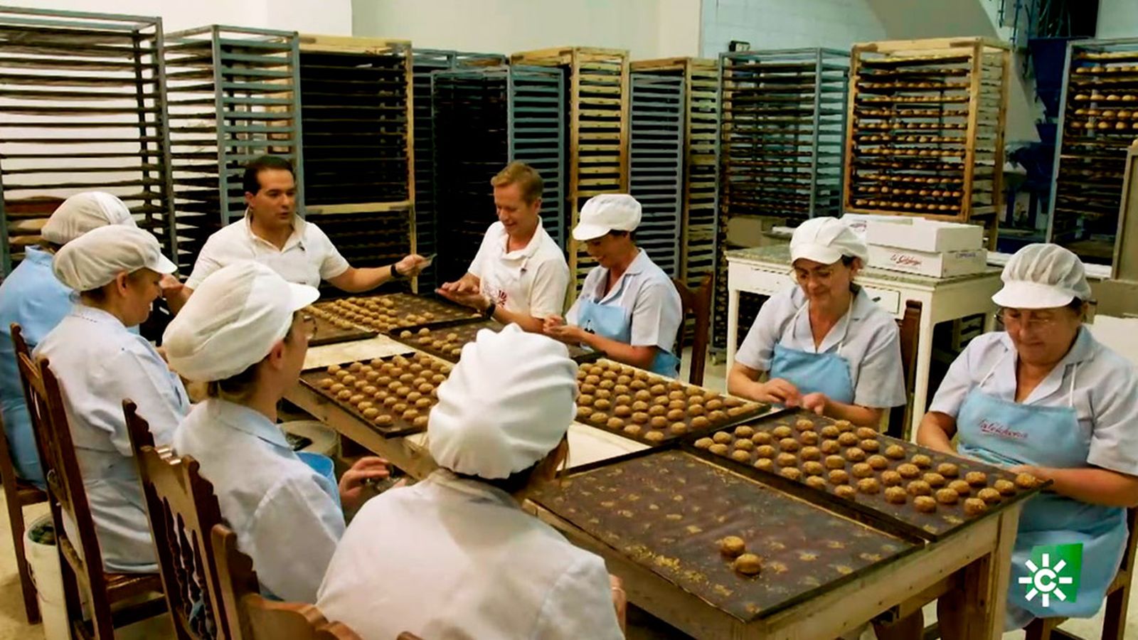 Pillamos a Los Compadres con las manos en la masa de los mantecados