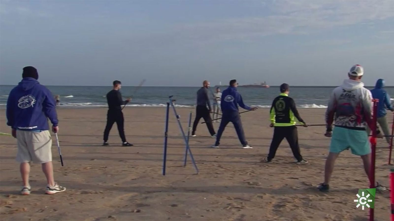Participamos en una reunión de pescadores a surfcasting