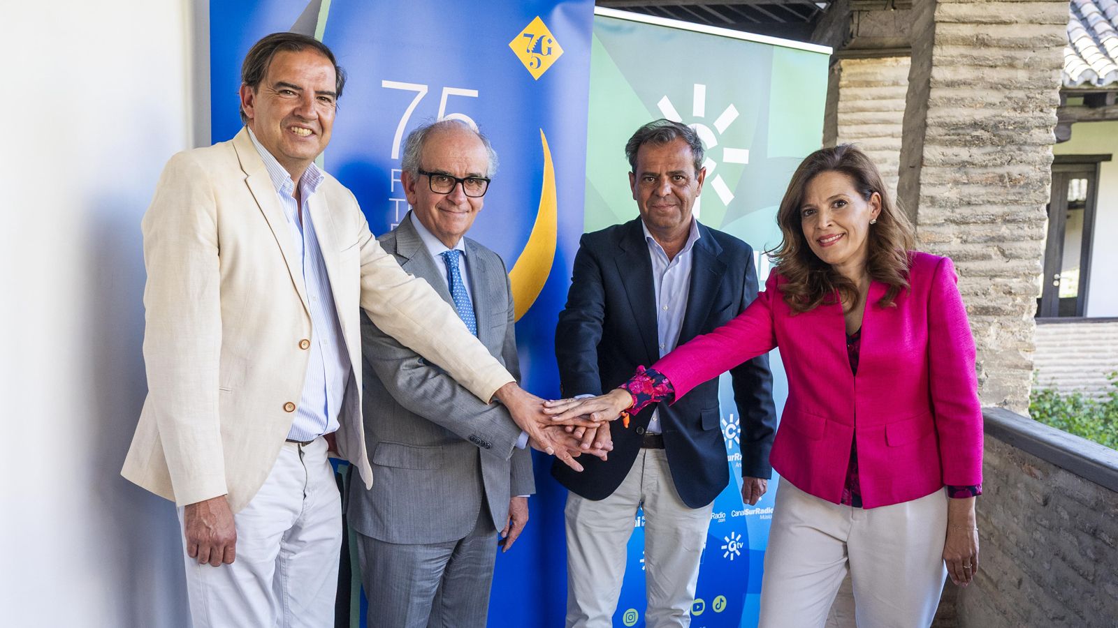 Juan Vargas, Paolo Pinamonti, Juande Mellado y Carmen María González, momentos previos a la firma del acuerdo