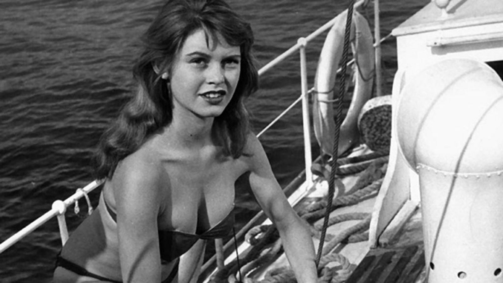 Comunicación Cine Marina la chica de la isla