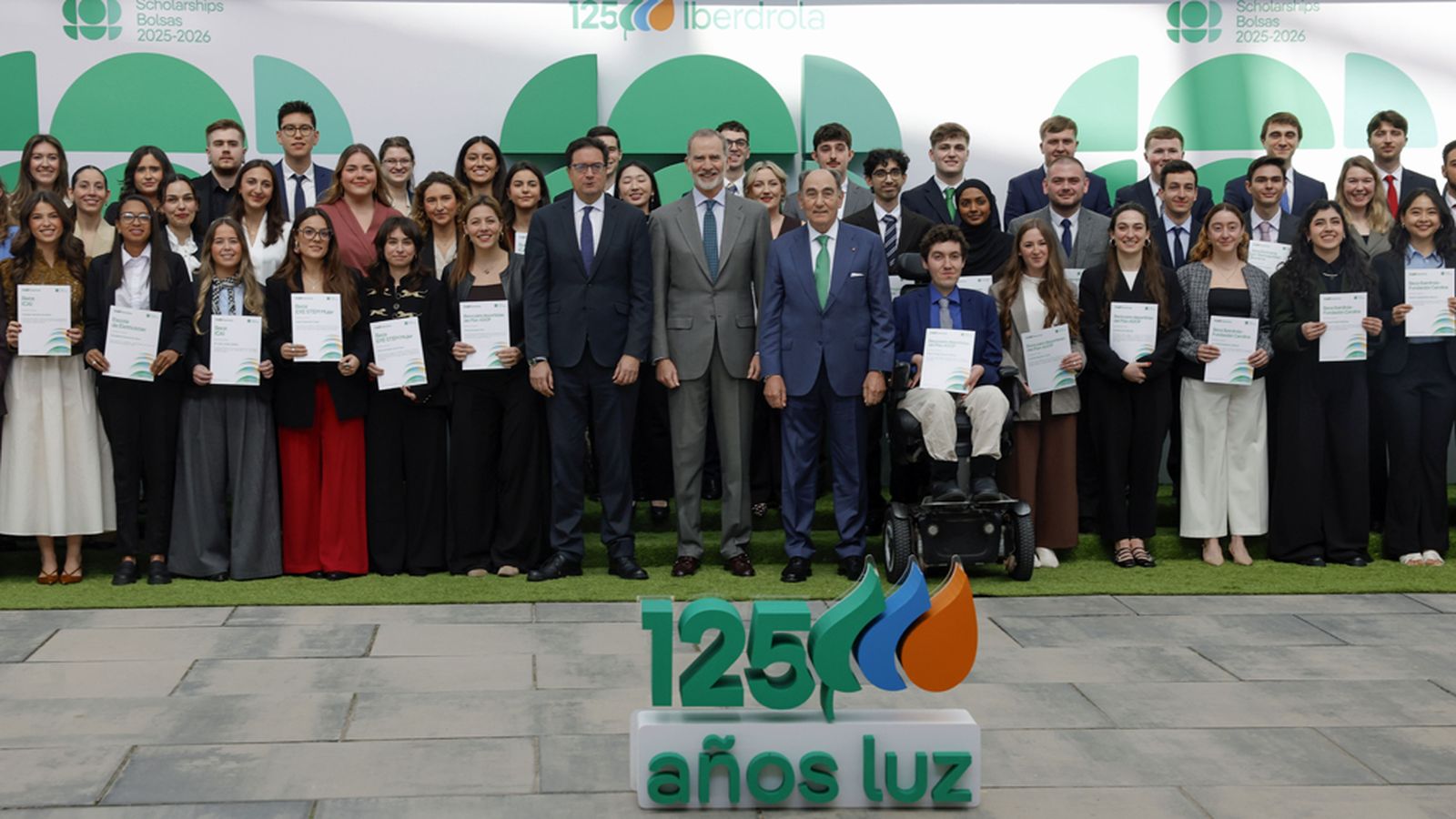 Felipe VI entrega las Becas Iberdrola