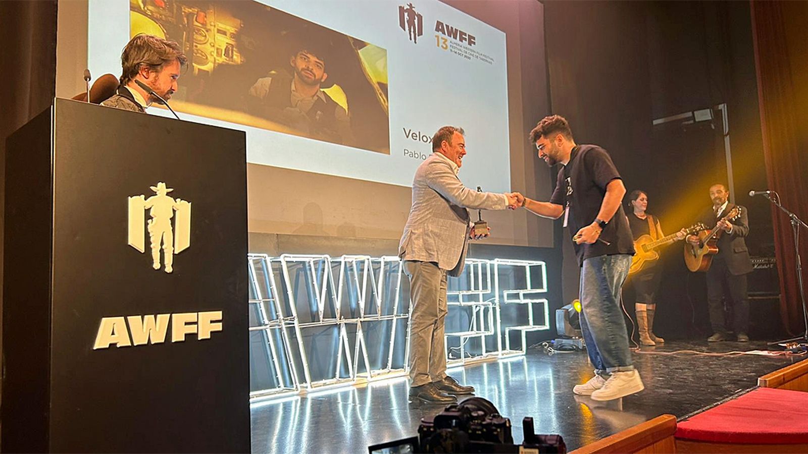 COMUNICACIÓN ENTREGA PREMIO SALVA AWFF