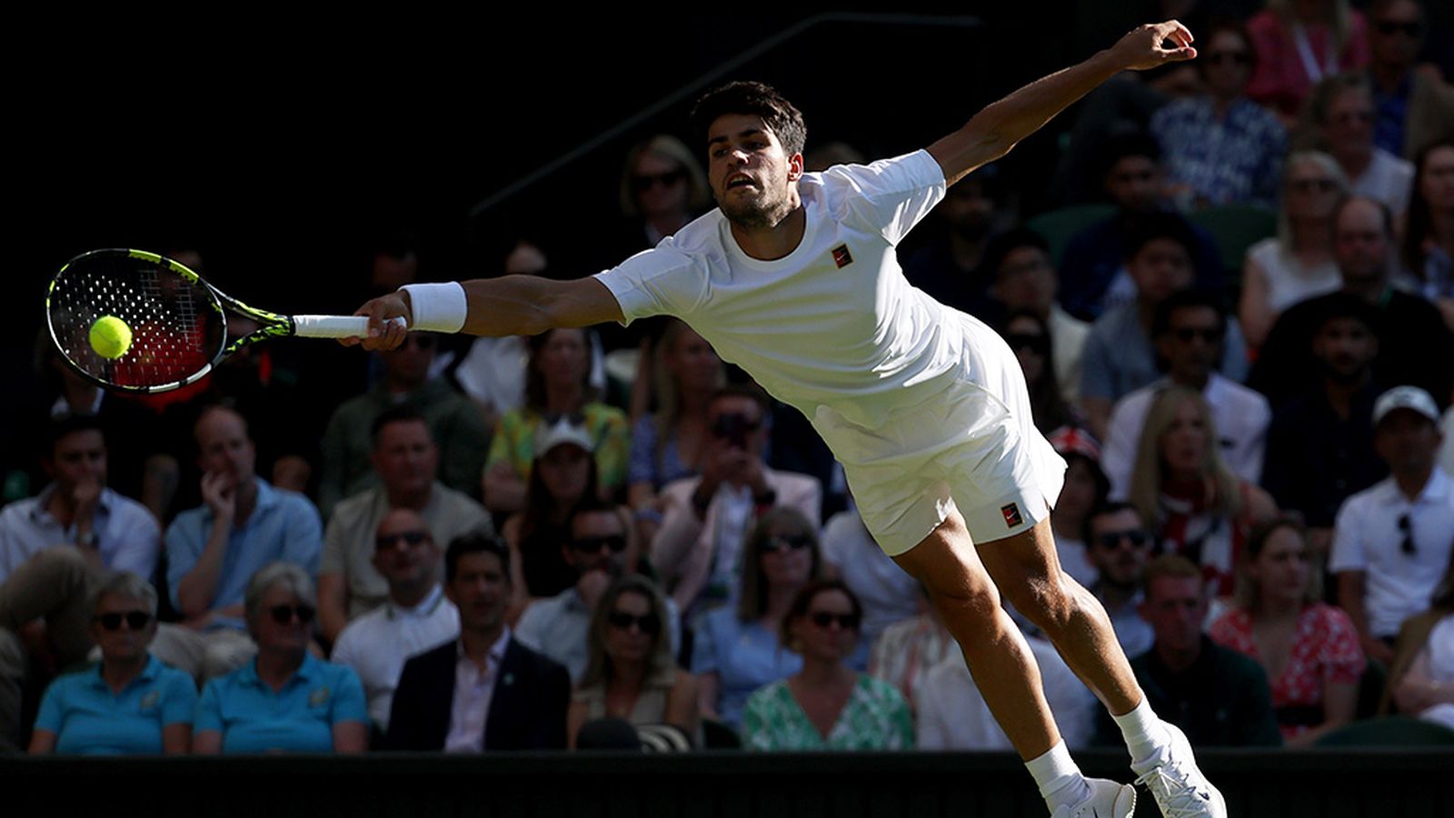 Alcaraz, caminio de su tercera semifinal consecutiva en Wimbledon