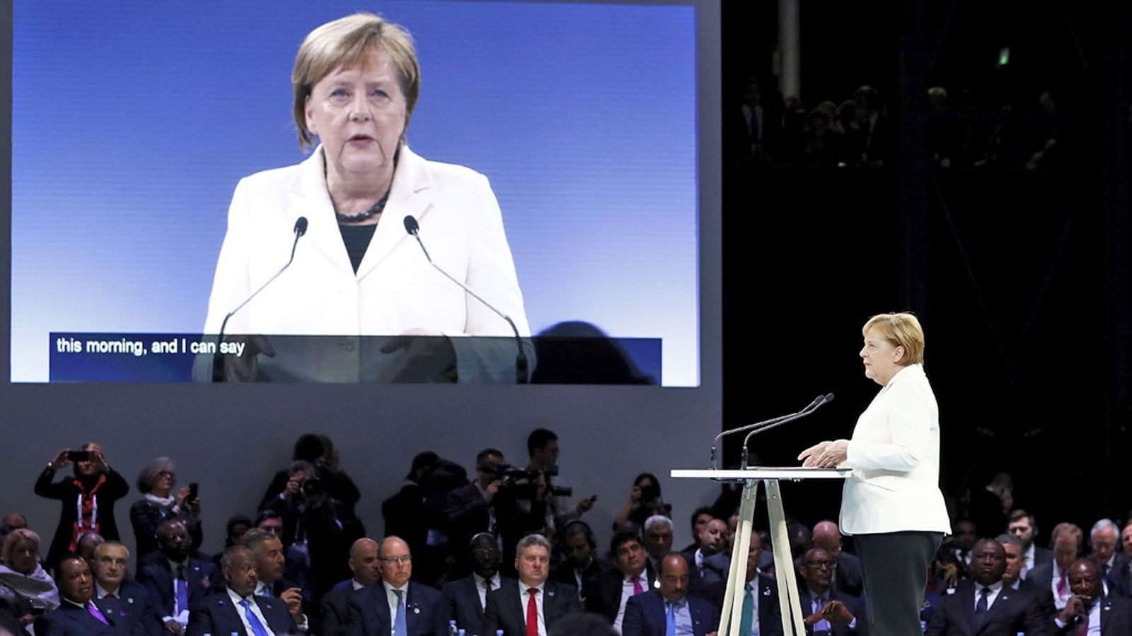 Merkel en Foro París Paz 1024