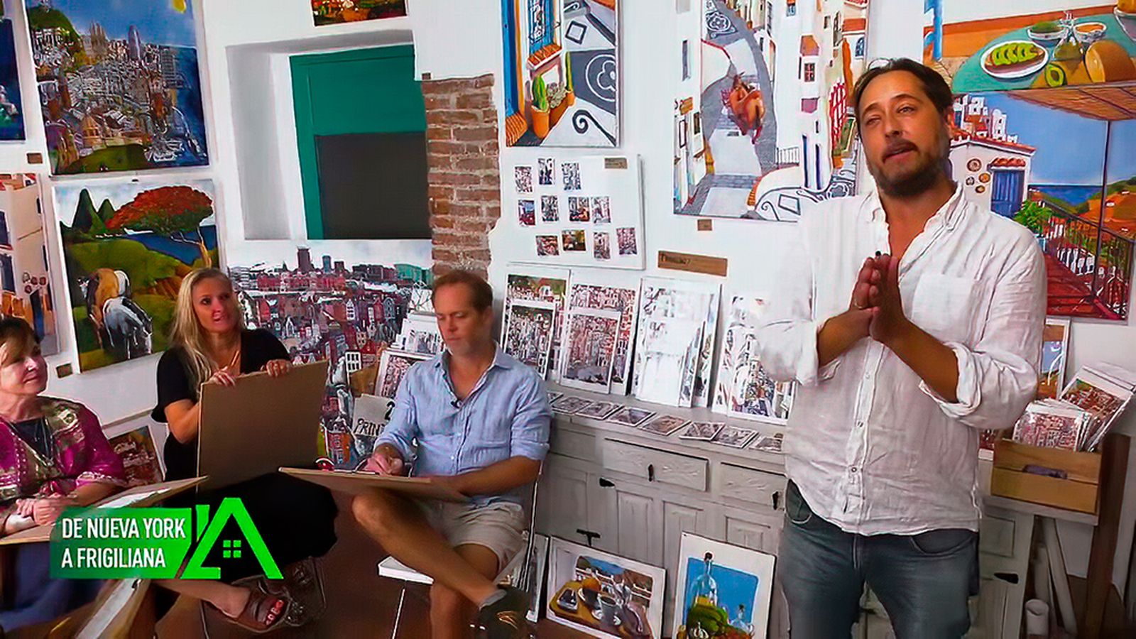 Tras vivir en Nueva York se ha mudado a Frigiliana donde ha montado su taller de pintura