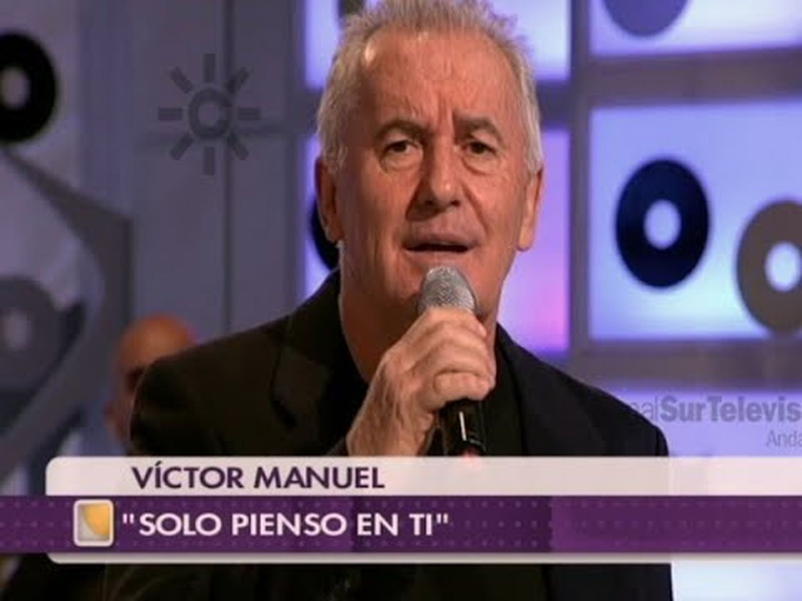 Víctor Manuel canta "Sólo pienso en ti" , inspirada en la historial de 2 enamorados con discapacidad