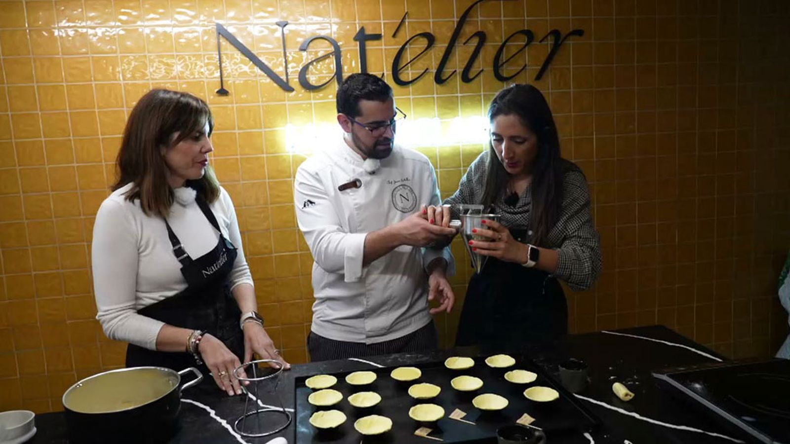 Aprendemos la receta de los famosos pasteles de nata portugueses con Paloma Montalvo