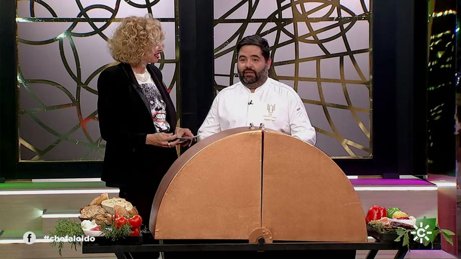 El chef Juanlu Fernández propone un plato muy gaditano 'pescadilla de la bahía en amarillo'