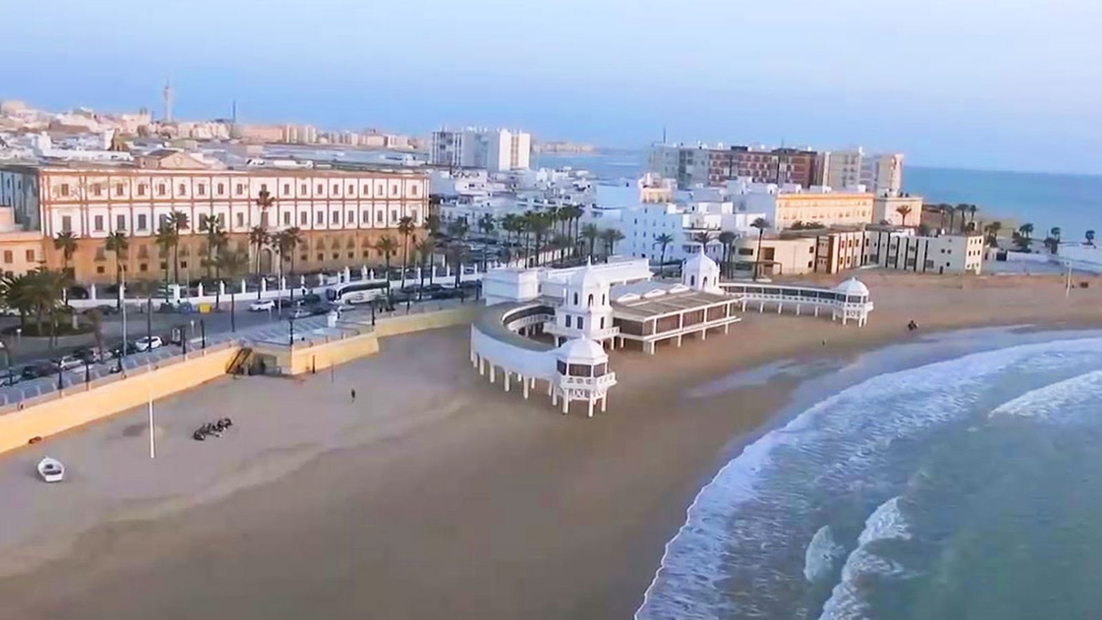 Carnaval de Cádiz, la risa como terapia para gozar de salud