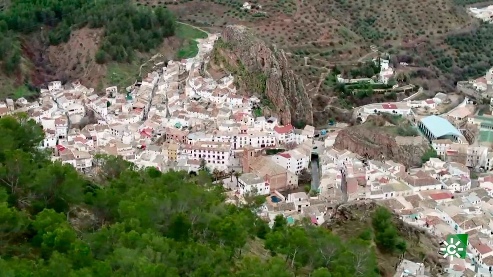 Cambil, en Jaén, un municipio con una fusión perfecta entre naturaleza e historia