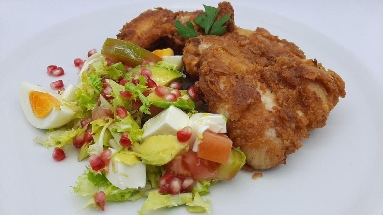 Alitas crujientes con ensalada de granada Cómetelo 11/10/21